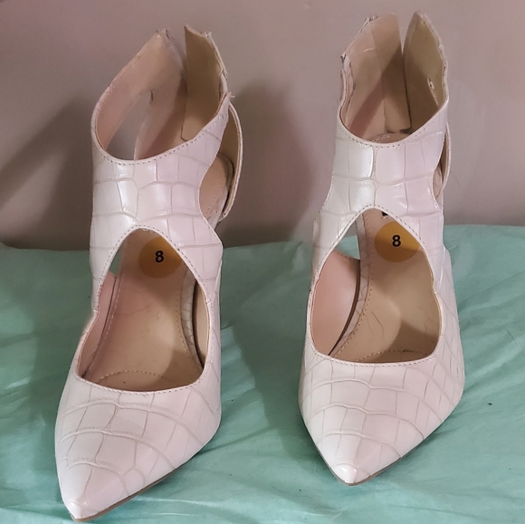 Jones New York Christine white pumps Size 8 - Picture 4 of 15